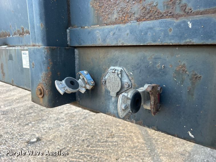 image for item EG0731 2003 Great Dane drop deck trailer