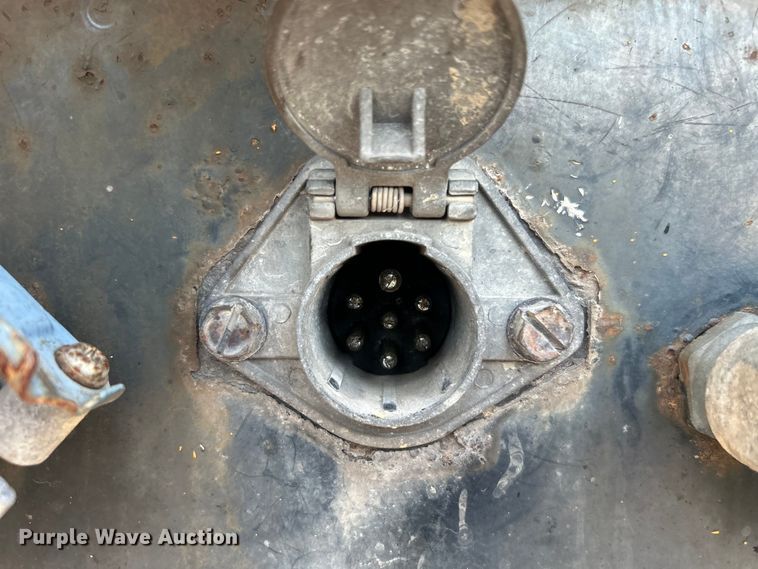 image for item EG0731 2003 Great Dane drop deck trailer