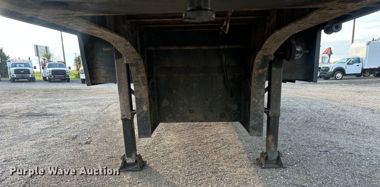 image for item EG0731 2003 Great Dane drop deck trailer