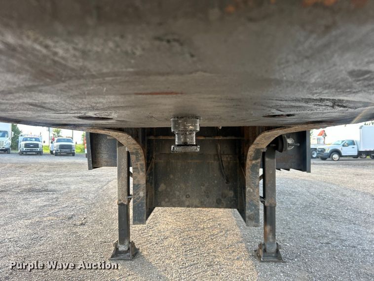 image for item EG0731 2003 Great Dane drop deck trailer