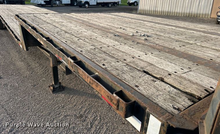 image for item EG0731 2003 Great Dane drop deck trailer