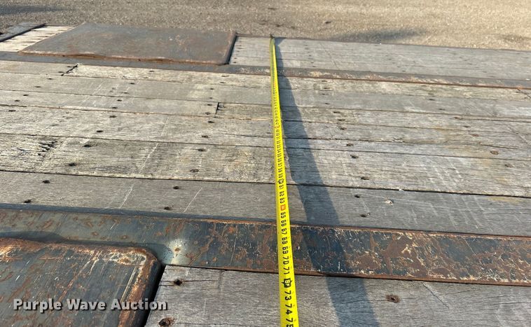 image for item EG0731 2003 Great Dane drop deck trailer