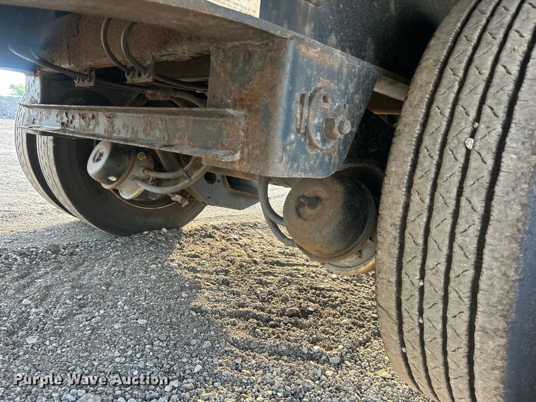 image for item EG0731 2003 Great Dane drop deck trailer