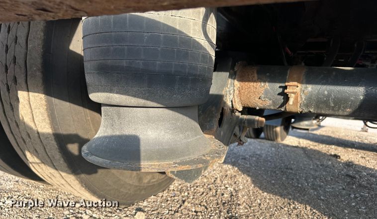 image for item EG0731 2003 Great Dane drop deck trailer