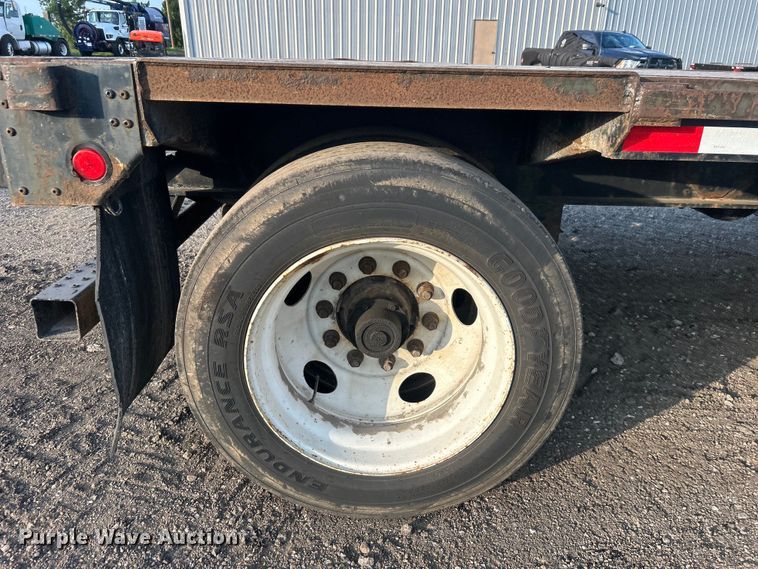 image for item EG0731 2003 Great Dane drop deck trailer