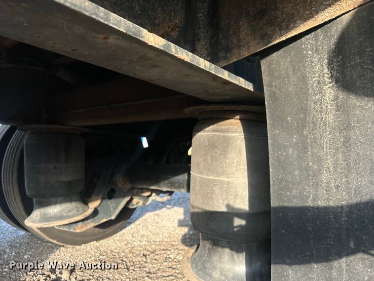 image for item EG0731 2003 Great Dane drop deck trailer