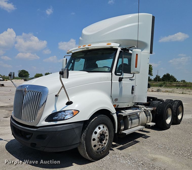 image for item EI3923 2014 International  Pro Star Plus semi truck