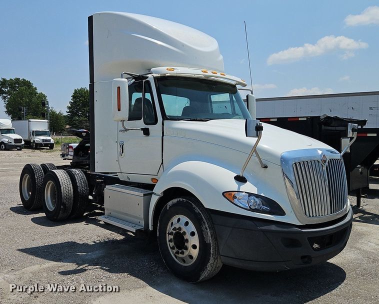 image for item EI3923 2014 International  Pro Star Plus semi truck