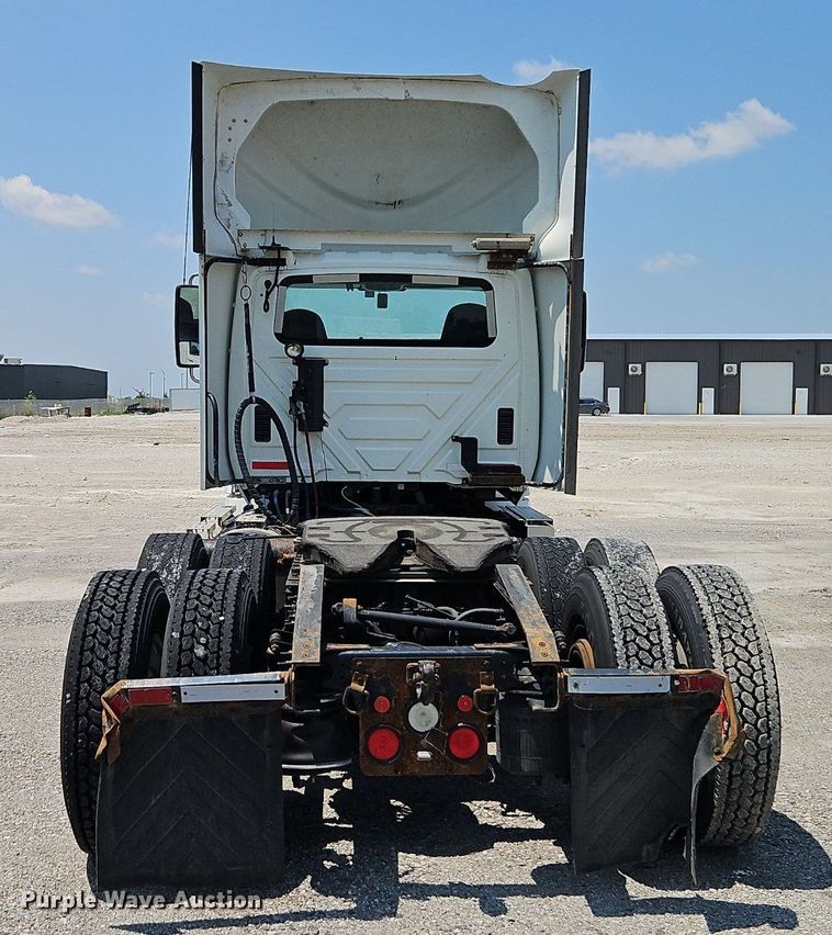 image for item EI3923 2014 International  Pro Star Plus semi truck