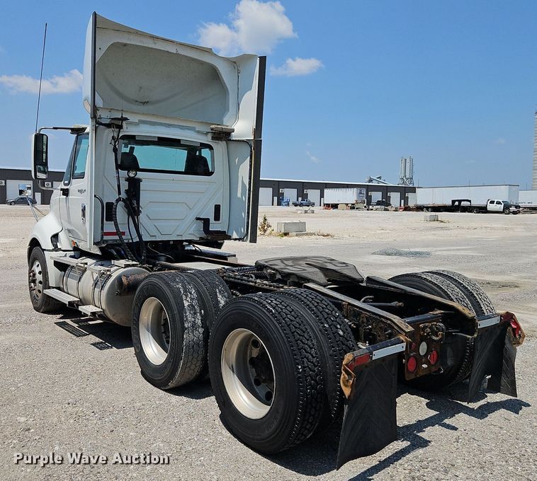 image for item EI3923 2014 International  Pro Star Plus semi truck