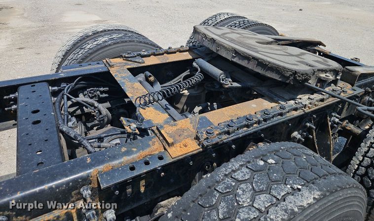 image for item EI3923 2014 International  Pro Star Plus semi truck