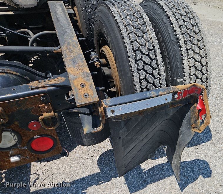 image for item EI3923 2014 International  Pro Star Plus semi truck