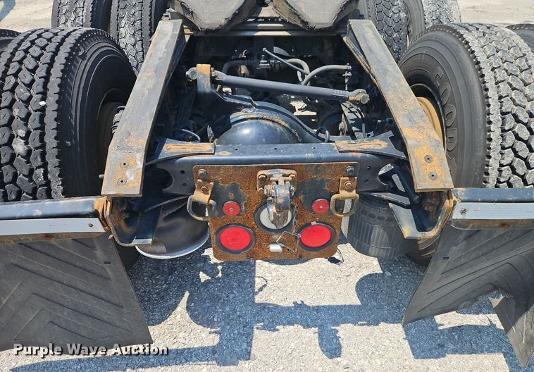 image for item EI3923 2014 International  Pro Star Plus semi truck