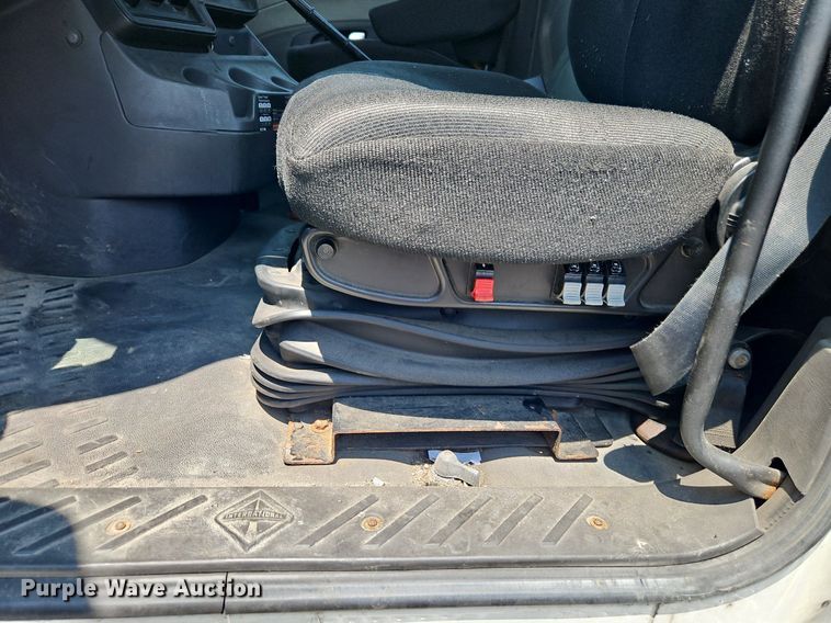 image for item EI3923 2014 International  Pro Star Plus semi truck