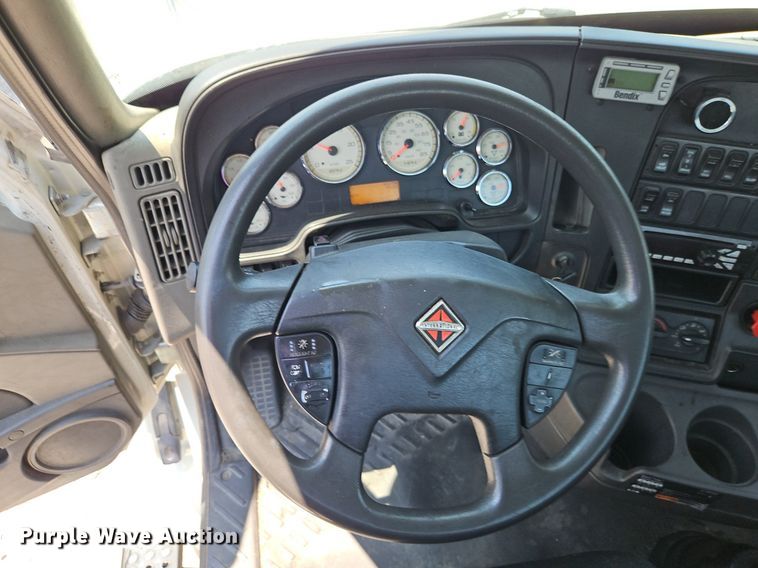 image for item EI3923 2014 International  Pro Star Plus semi truck