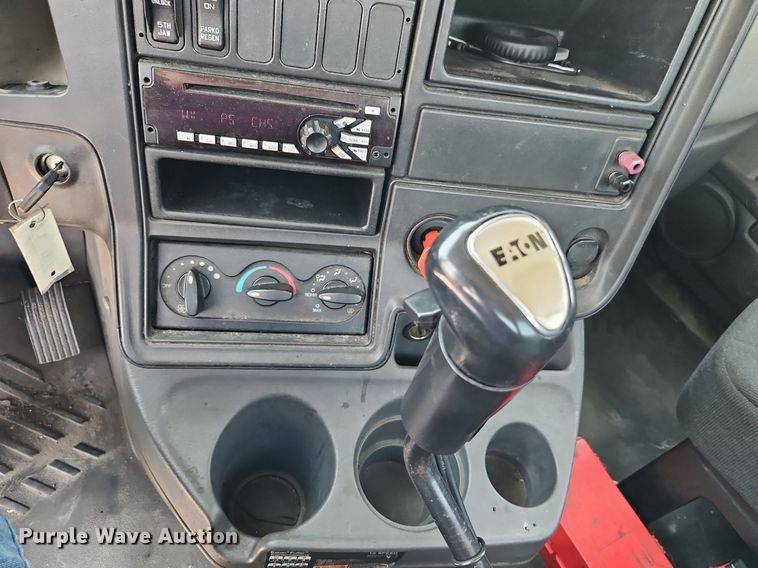 image for item EI3923 2014 International  Pro Star Plus semi truck