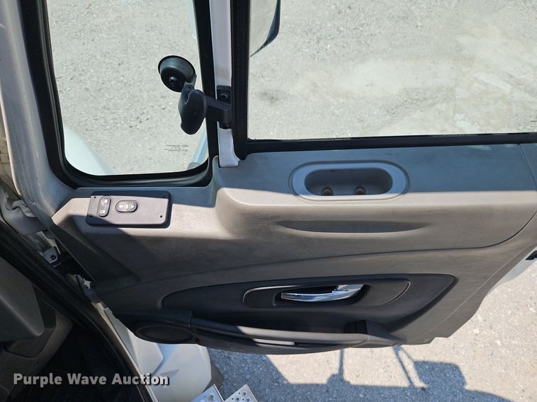 image for item EI3923 2014 International  Pro Star Plus semi truck