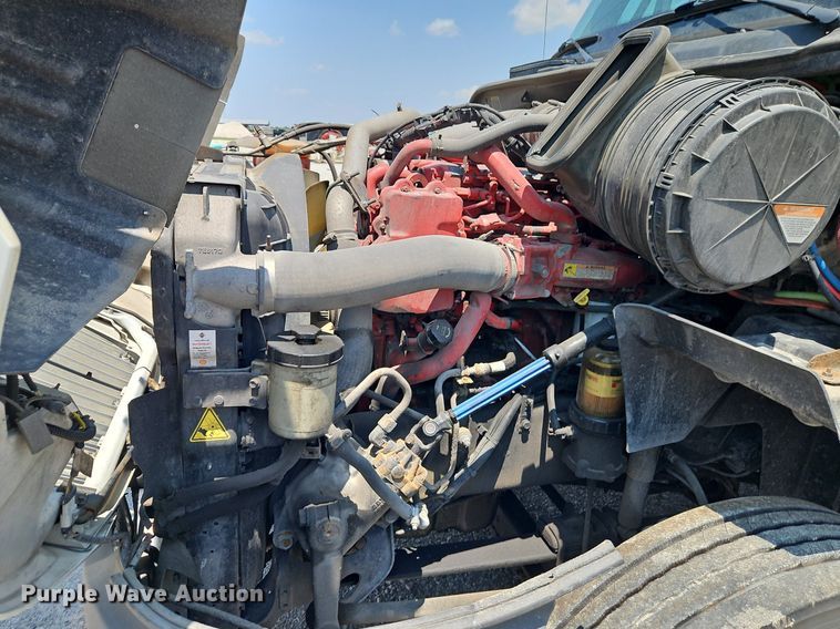 image for item EI3923 2014 International  Pro Star Plus semi truck