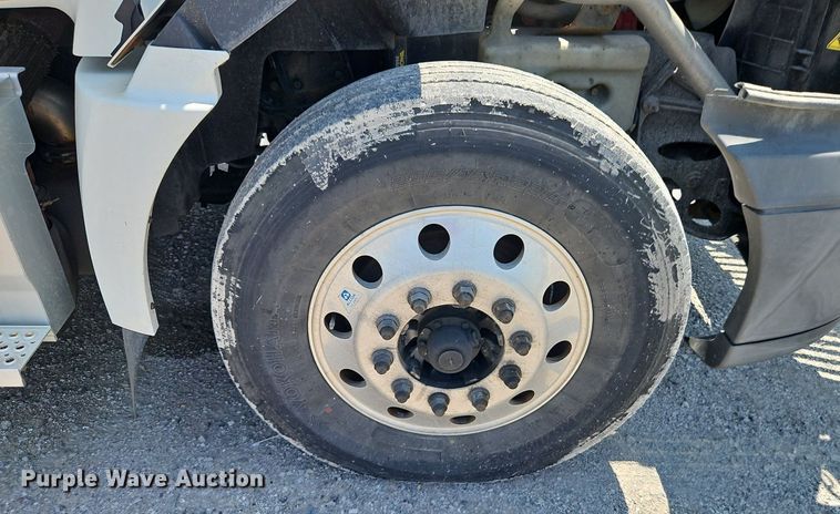 image for item EI3923 2014 International  Pro Star Plus semi truck