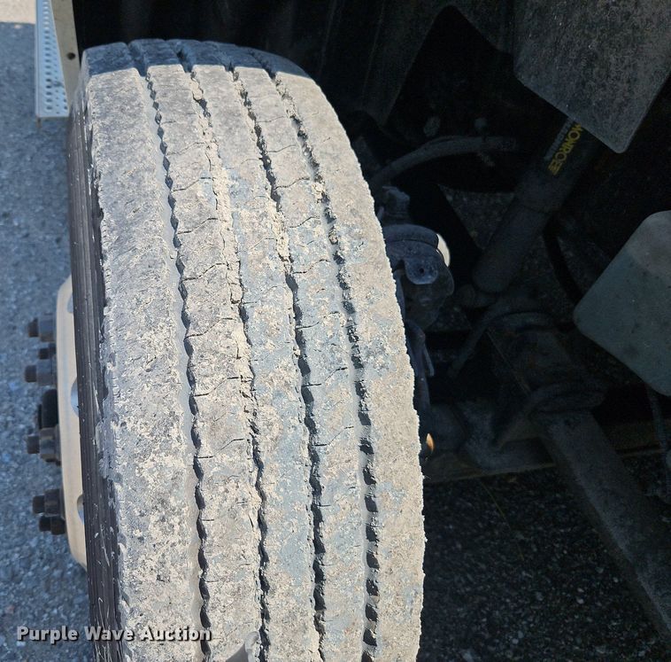 image for item EI3923 2014 International  Pro Star Plus semi truck