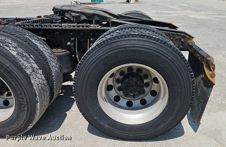 image for item EI3923 2014 International  Pro Star Plus semi truck