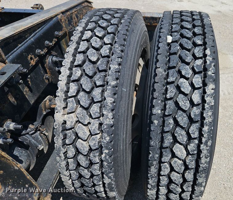 image for item EI3923 2014 International  Pro Star Plus semi truck