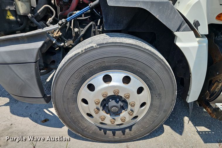 image for item EI3923 2014 International  Pro Star Plus semi truck