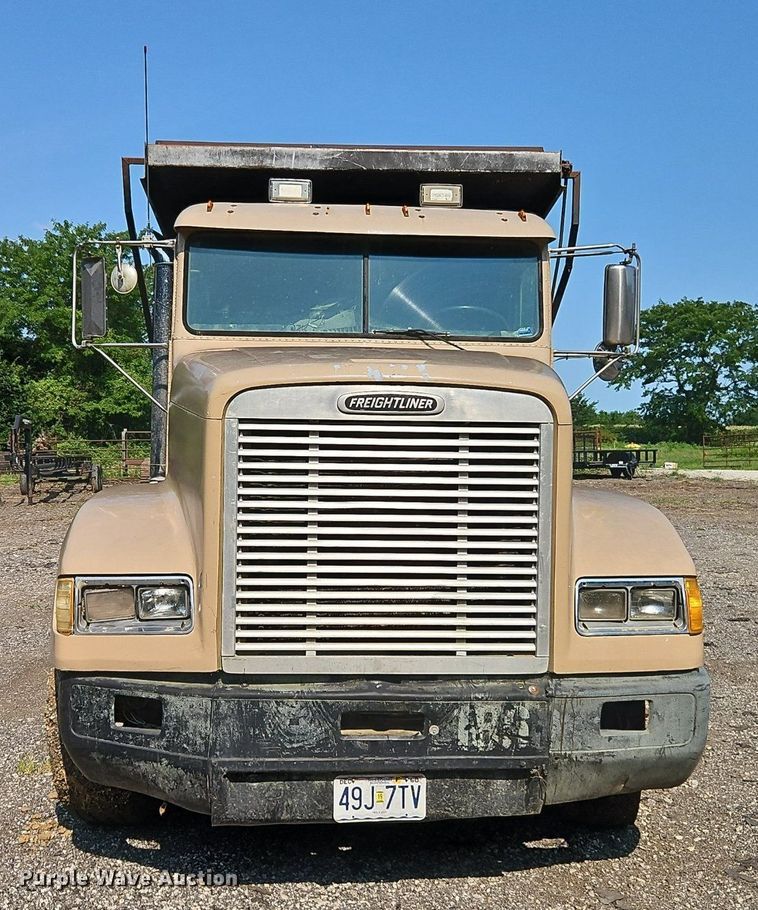 image for item EI3966 1995 Freightliner  FLD120 dump truck