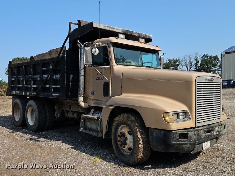 image for item EI3966 1995 Freightliner  FLD120 dump truck