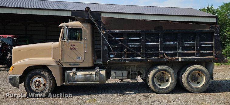 image for item EI3966 1995 Freightliner  FLD120 dump truck