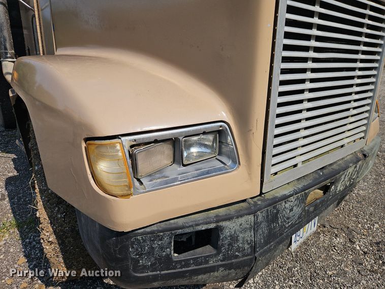 image for item EI3966 1995 Freightliner  FLD120 dump truck