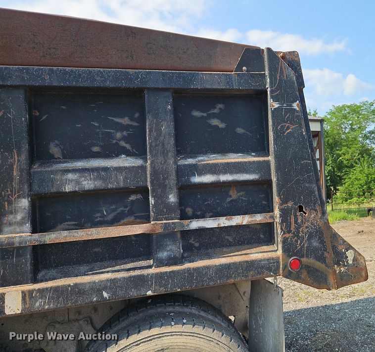 image for item EI3966 1995 Freightliner  FLD120 dump truck