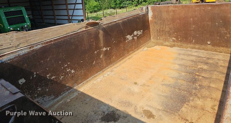 image for item EI3966 1995 Freightliner  FLD120 dump truck