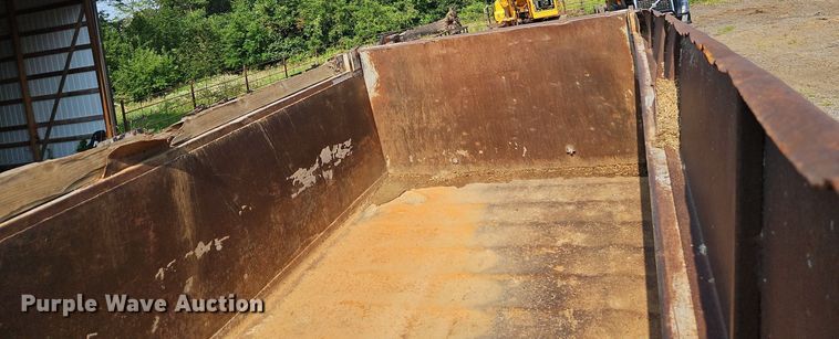 image for item EI3966 1995 Freightliner  FLD120 dump truck