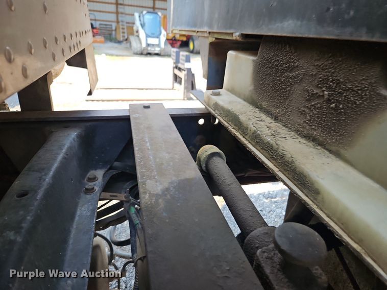 image for item EI3966 1995 Freightliner  FLD120 dump truck