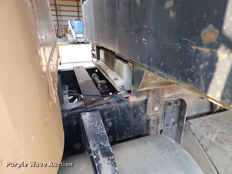 image for item EI3966 1995 Freightliner  FLD120 dump truck