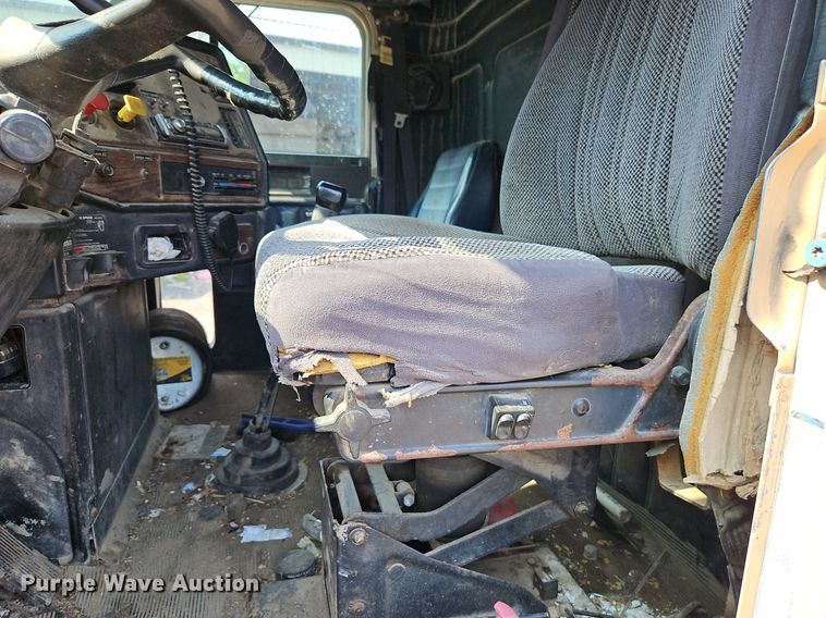 image for item EI3966 1995 Freightliner  FLD120 dump truck