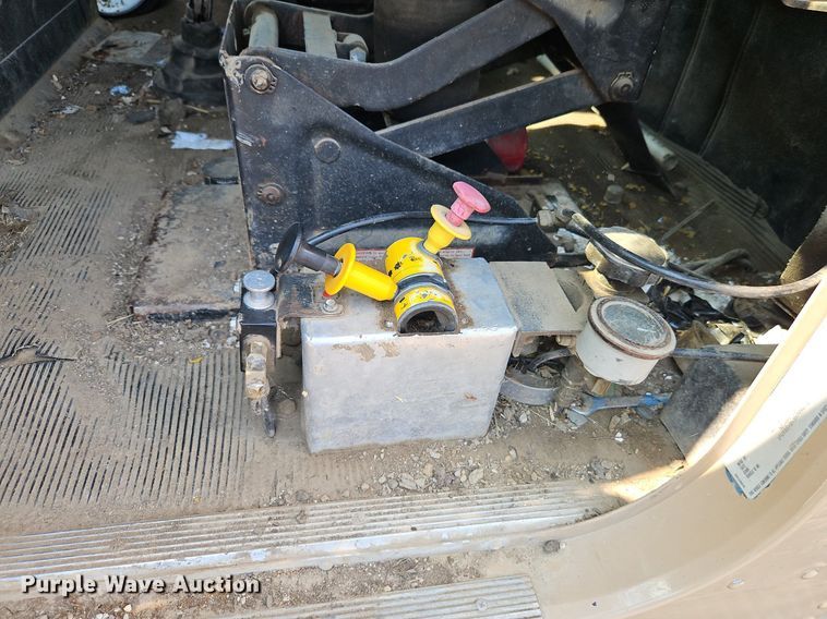 image for item EI3966 1995 Freightliner  FLD120 dump truck