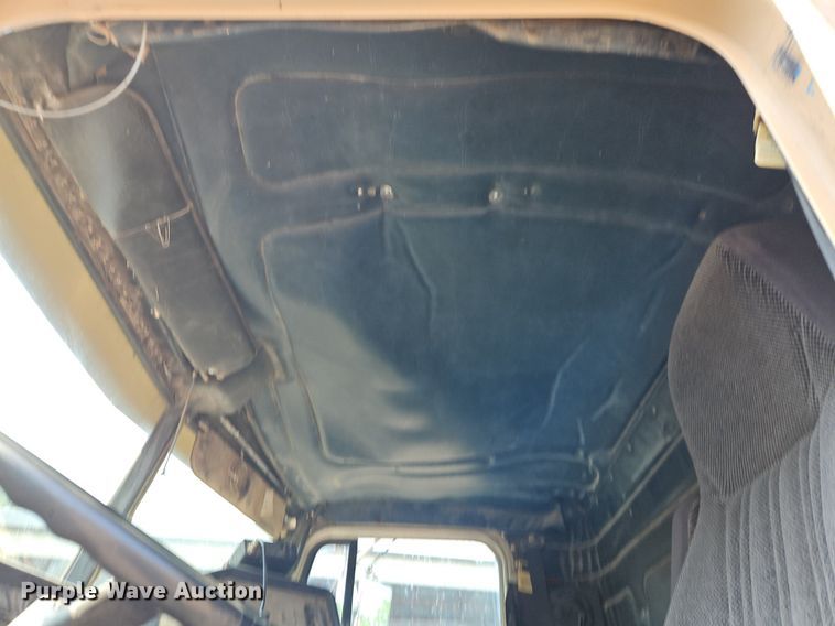 image for item EI3966 1995 Freightliner  FLD120 dump truck