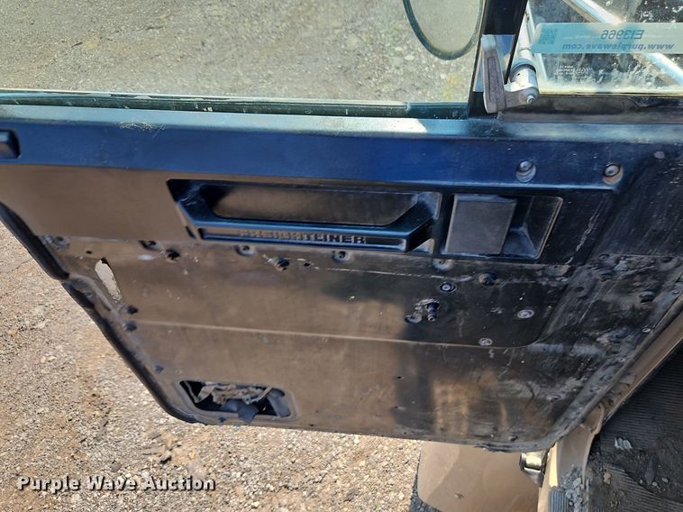 image for item EI3966 1995 Freightliner  FLD120 dump truck