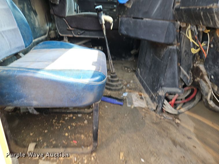 image for item EI3966 1995 Freightliner  FLD120 dump truck