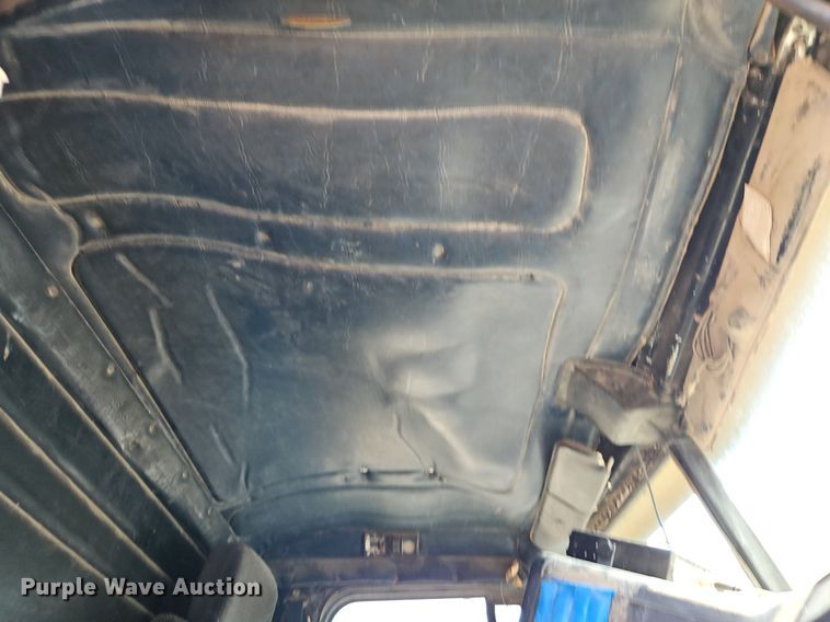 image for item EI3966 1995 Freightliner  FLD120 dump truck