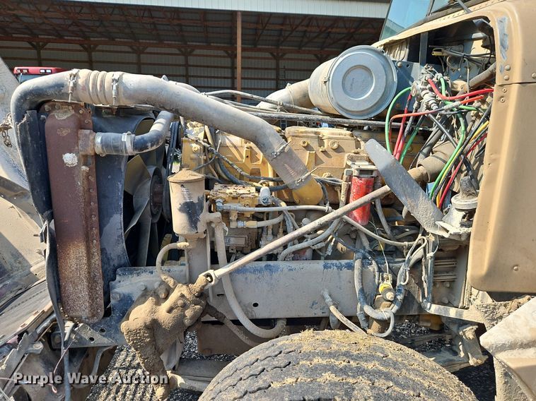 image for item EI3966 1995 Freightliner  FLD120 dump truck