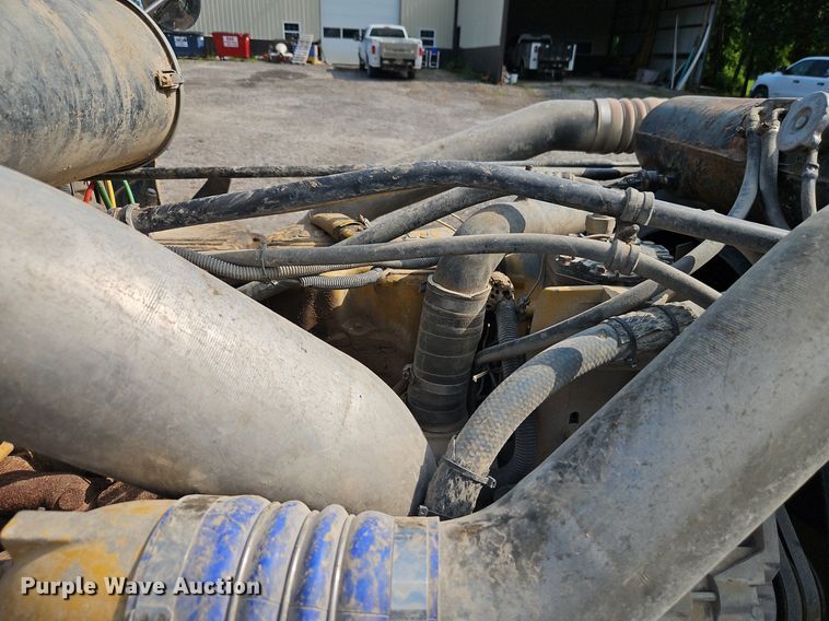 image for item EI3966 1995 Freightliner  FLD120 dump truck