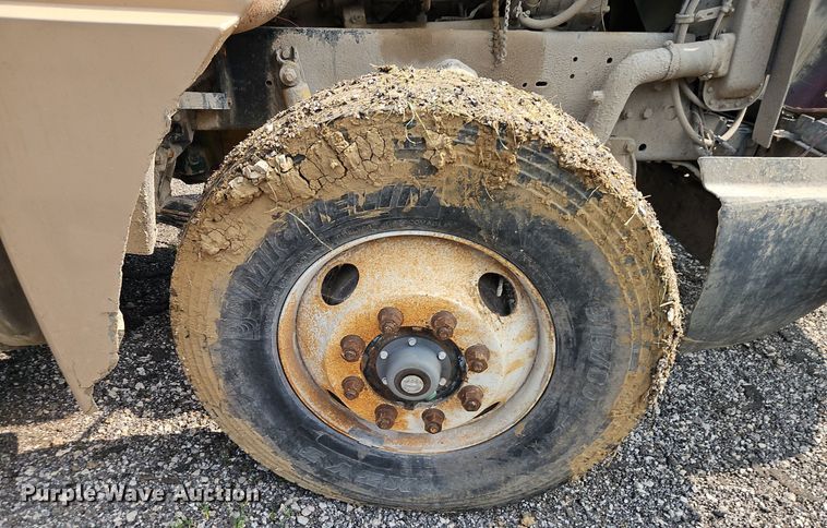 image for item EI3966 1995 Freightliner  FLD120 dump truck