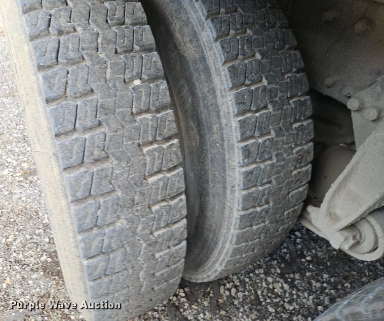 image for item EI3966 1995 Freightliner  FLD120 dump truck