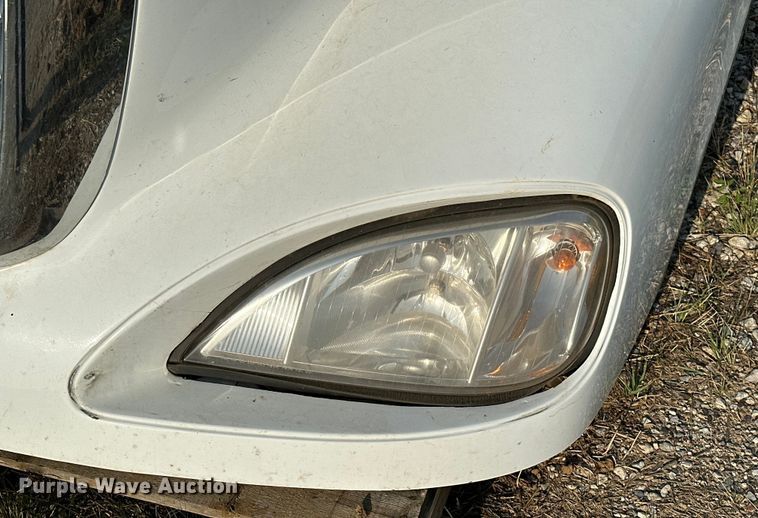 image for item EJ4420 2003 Freightliner  Columbia  hood  