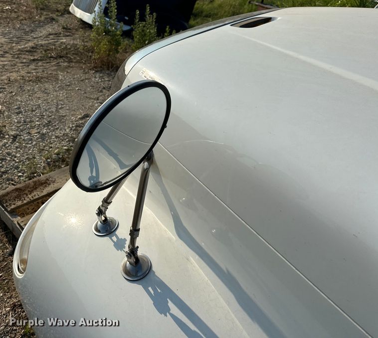 image for item EJ4420 2003 Freightliner  Columbia  hood  