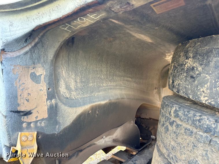 image for item EJ4420 2003 Freightliner  Columbia  hood  