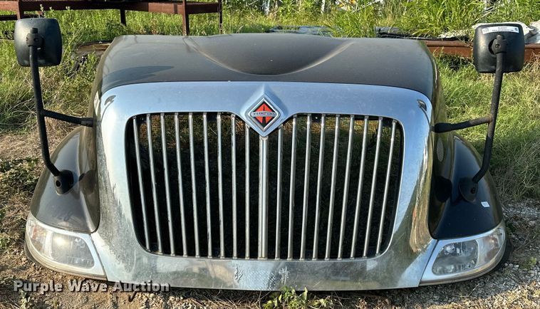 image for item EJ4421 2006 International  8600 hood